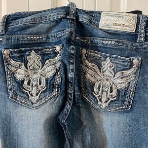 Grace in LA women’s easy fit jeans. No stains, smoke free home.